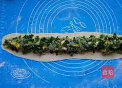 Illustration of how to make shredded chive cake 9