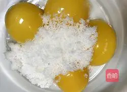 Illustration of how to make eight-inch cocoa chiffon cake 1