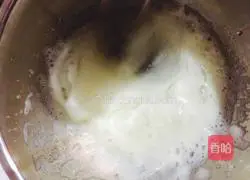 Illustration of how to make six-inch chiffon cake 8