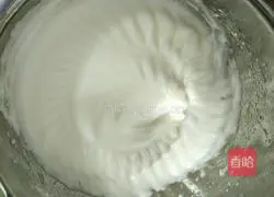 eight Illustration of how to make chiffon cake 11