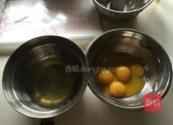 Illustration of how to make light cream chiffon cake 1