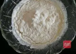 Illustration of how to make chiffon cake 3