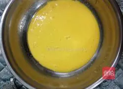 Illustration of how to make cream cake roll 5