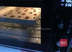 Illustration of how to make polka dot cake rolls 12