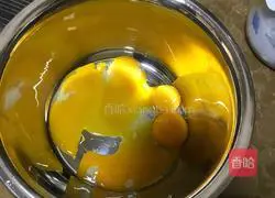 Illustration of how to make chiffon cake 2