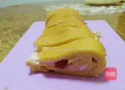 Illustration of how to make cream strawberry cake roll 6