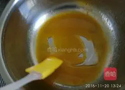 Illustration of how to make orange cream fruit cup cake 4