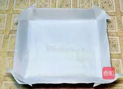 Illustration of how to make cream strawberry cake roll 1