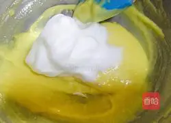 Illustration of how to make six-inch yogurt chiffon cake 10