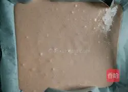 Illustration of how to make red yeast powder jam cake roll 9