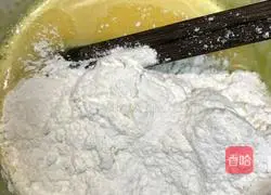 Illustration of how to make eight-inch cocoa chiffon cake 3