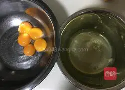 Illustration of how to make polka dot cake roll 1