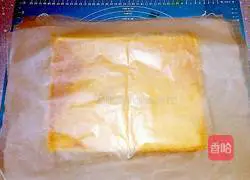 Illustration of how to make cream strawberry cake roll 13