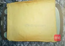 Illustration of how to make cream cake roll 17