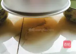 Illustration of how to make hot noodle chiffon cake (8 inches) 17