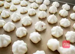 Illustration of how to make strawberry melted beans 16