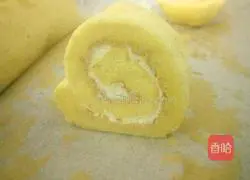 Illustration of how to make cream cake roll 15