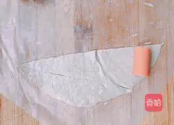 Hand cakes Illustration of how to make ham rolls 3