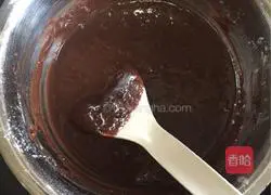 Illustration of how to make 8-inch cocoa chiffon cake 7