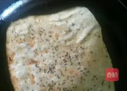 Illustration of how to make scallion pancakes 9