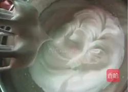 Illustration of how to make six-inch chiffon cake 6