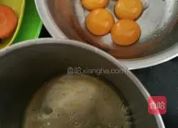 Illustration of how to make chiffon cake cake embryo 1