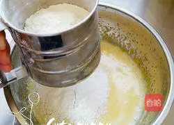 Illustration of how to make chiffon cake 11