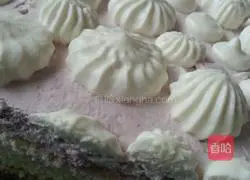 Mary's Illustration of how to make chiffon cake 15