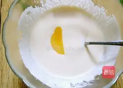 Illustration of how to make eight-inch yogurt chiffon cake 3
