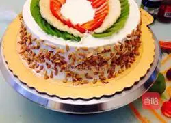 Illustration of how to make homemade eight-inch chiffon birthday cake 3