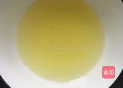 Illustration of how to make orange cake roll 3