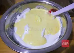 Illustration of how to make sweet orange small four rolls 9