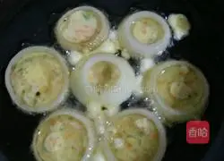 Onion Ring Egg Pancake Recipe Illustration 6