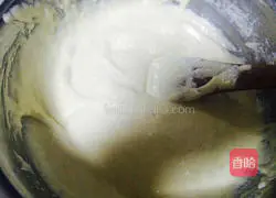 Cake roll.Illustration of how to make it 5