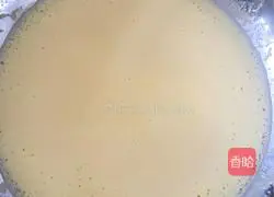 Illustration of how to make meat floss cake rolls 3