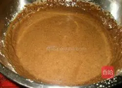 Illustration of how to make eight-inch cocoa chiffon cake 4