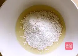 Illustration of how to make raisin cake roll 4