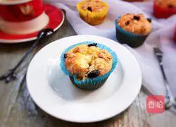 Illustration of how to make dried fruit yogurt muffins 18