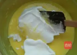 Cow pattern cake roll.Illustration of how to make it 9