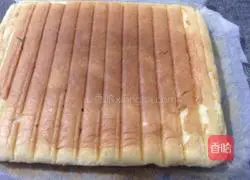 Illustration of how to make meat floss salad cake roll 8