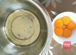 Illustration of how to make cute claw cake rolls 1