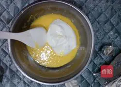 Illustration of how to make cream cake roll 12