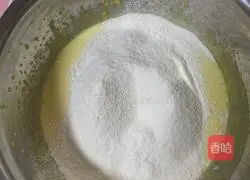 Illustration of how to make chiffon cake 6