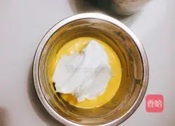 Banana Chiffon Cake Recipe Illustration 11