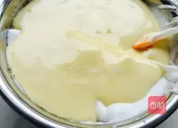 Illustration of how to make hot noodle chiffon cake (8 inches) 12