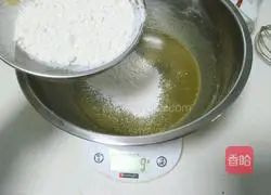 Matcha Honey Bean Cake Roll Recipe Illustration 2