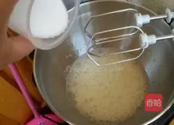 Illustration of how to make matcha cake roll 8