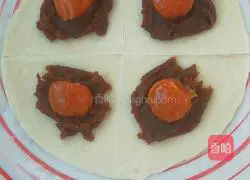 Illustration of how to make egg yolk cake 3