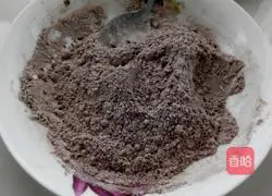 Illustration of how to make eight-inch cocoa chiffon cake 4