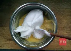 Illustration of how to make the original chiffon cake 6